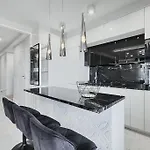 Glamour Apartment *